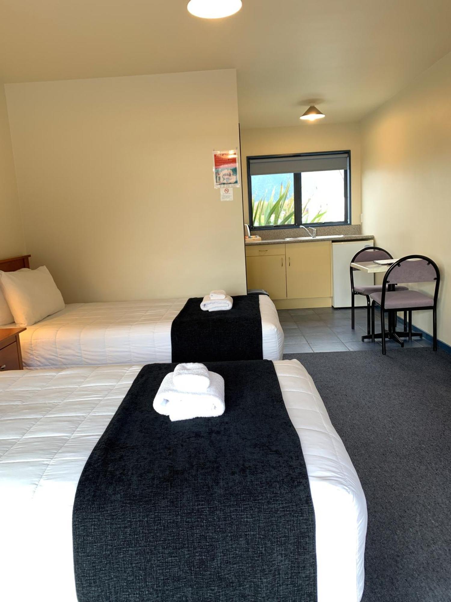 Haast River Motels & Holiday Park Dış mekan fotoğraf